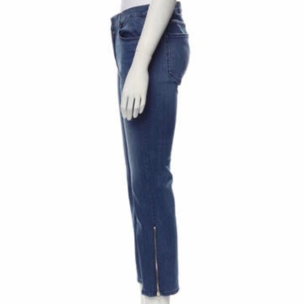 3x1 straight leg jeans. Size 28. US 6. Mint condition. Zip and button closure